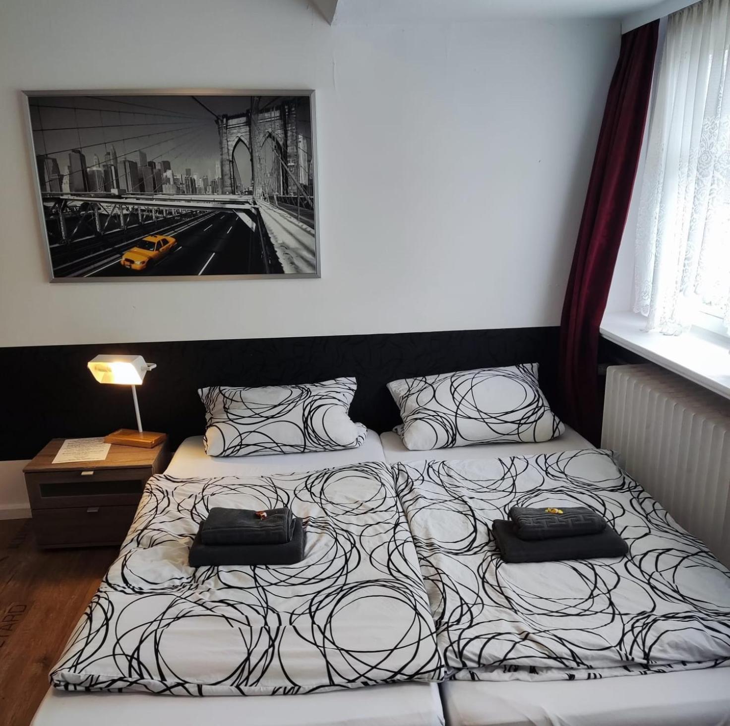 Pension Zum Burggrafen Delmenhorst Buitenkant foto