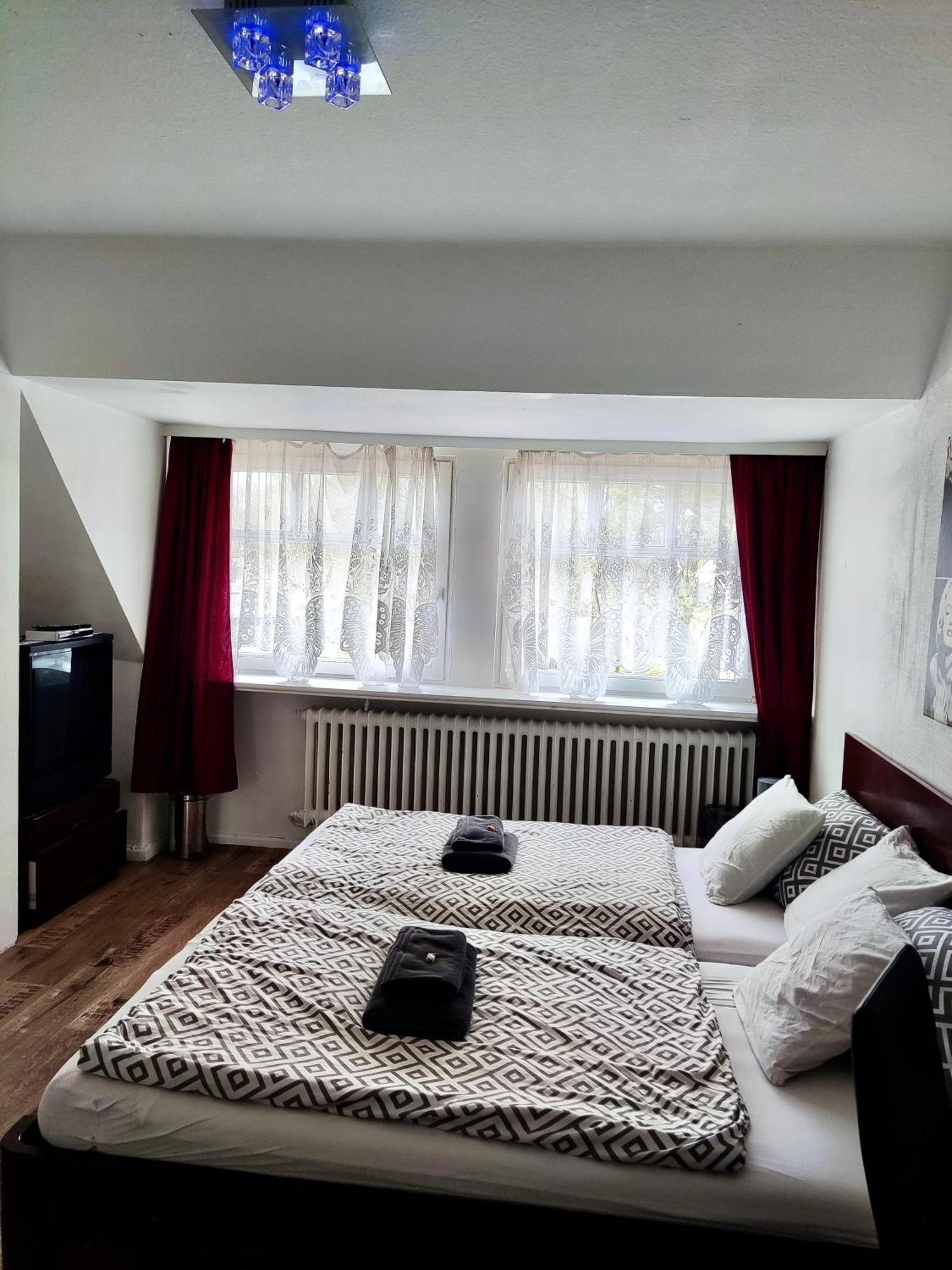 Pension Zum Burggrafen Delmenhorst Buitenkant foto