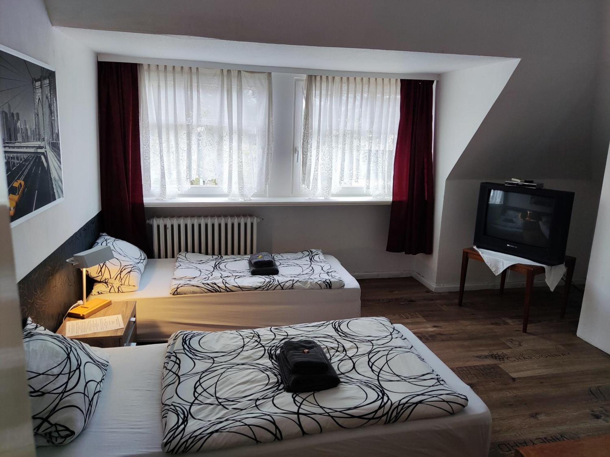 Pension Zum Burggrafen Delmenhorst Buitenkant foto