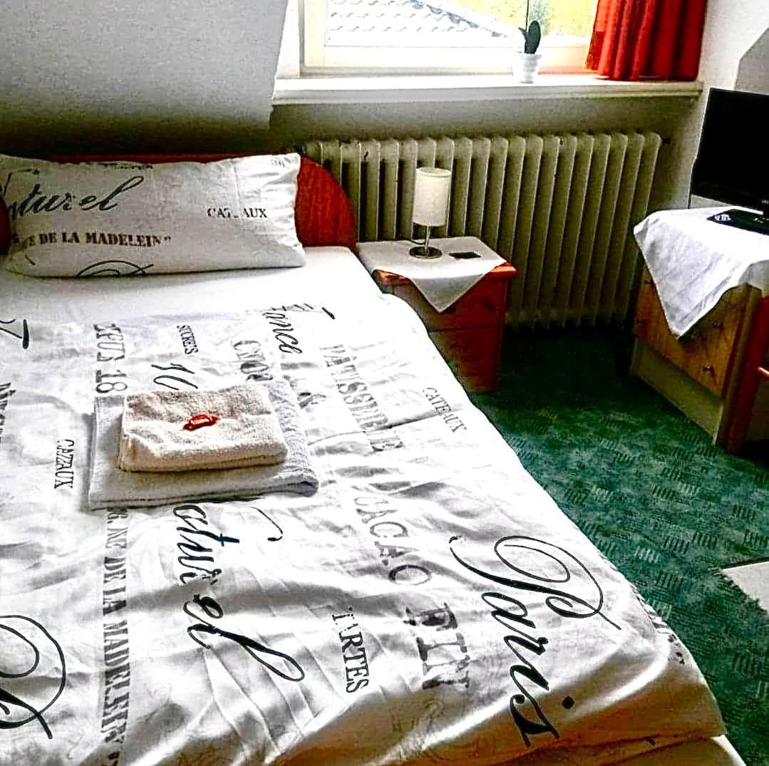 Pension Zum Burggrafen Delmenhorst Buitenkant foto